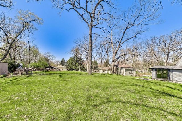 W3673 Oakrest AVENUE, Lake Geneva, WI 53147