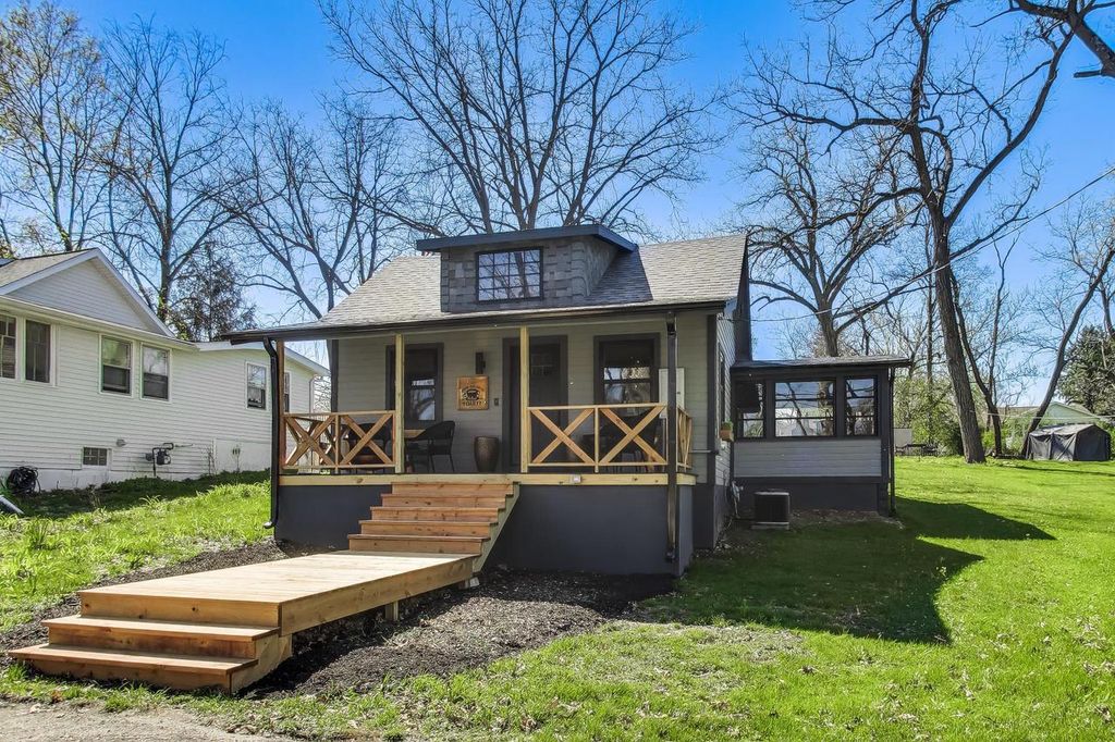 W3673 Oakrest AVENUE, Lake Geneva, WI 53147