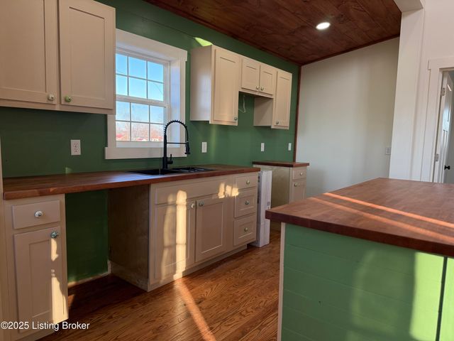 4675 Shrewsbury Rd, Leitchfield, KY 42754