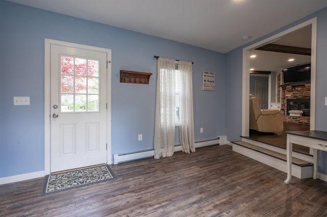 16 Sarah Drive, Merrimack, NH 03054