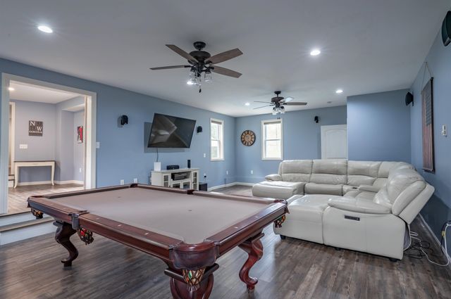 16 Sarah Drive, Merrimack, NH 03054