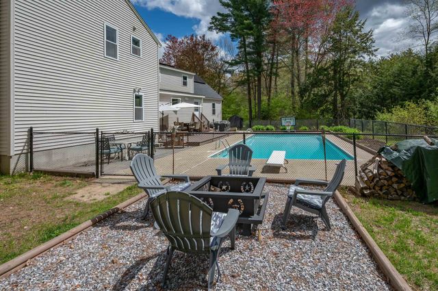 16 Sarah Drive, Merrimack, NH 03054