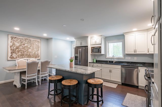 16 Sarah Drive, Merrimack, NH 03054