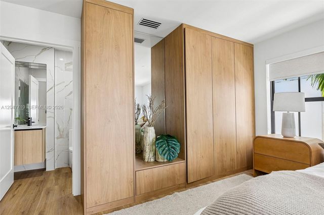 7811 Carlyle Avenue, Miami Beach, FL 33141