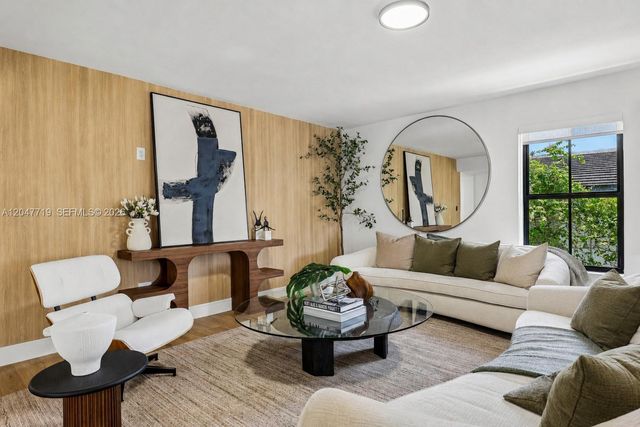 7811 Carlyle Avenue, Miami Beach, FL 33141