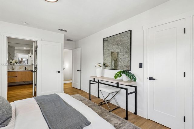 7811 Carlyle Avenue, Miami Beach, FL 33141