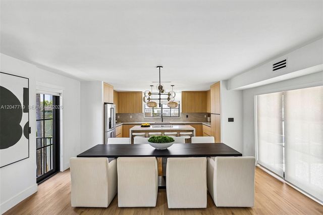 7811 Carlyle Avenue, Miami Beach, FL 33141