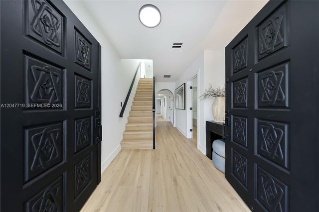 7811 Carlyle Avenue, Miami Beach, FL 33141