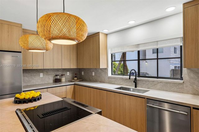 7811 Carlyle Avenue, Miami Beach, FL 33141