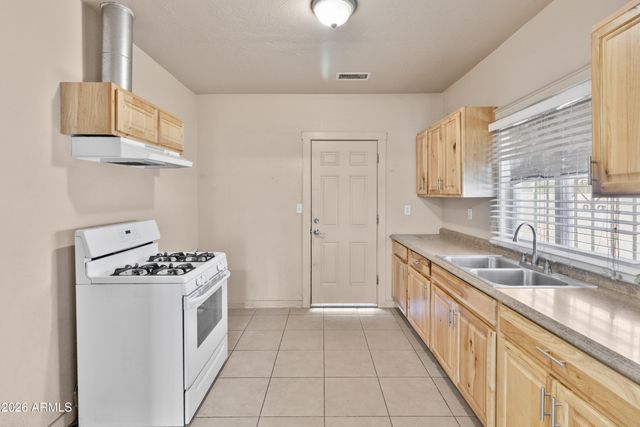 1237 E PIERCE Street, Phoenix, AZ 85006