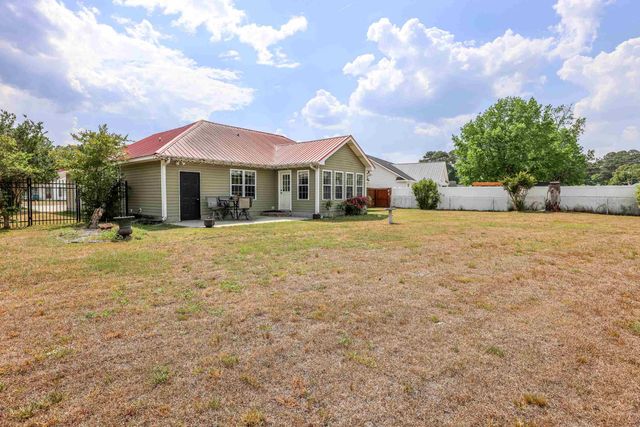 893 Castlewood Dr., Conway, SC 29526