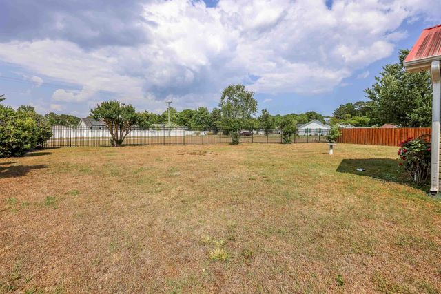 893 Castlewood Dr., Conway, SC 29526