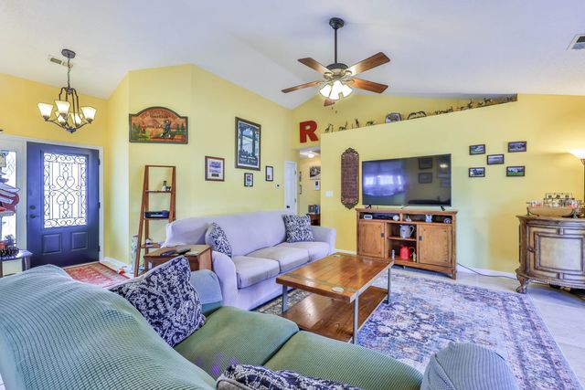 893 Castlewood Dr., Conway, SC 29526