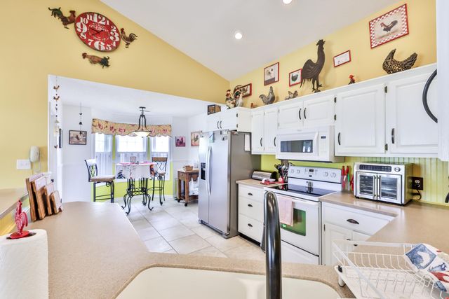 893 Castlewood Dr., Conway, SC 29526