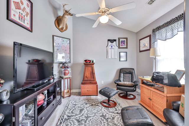 893 Castlewood Dr., Conway, SC 29526