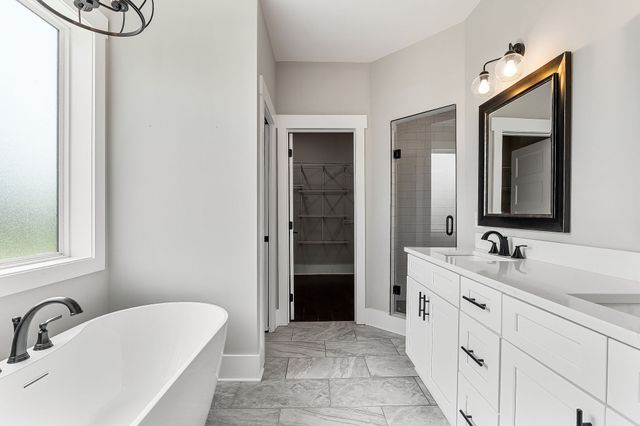 733 Jackson Ave, Carthage, TN 37030