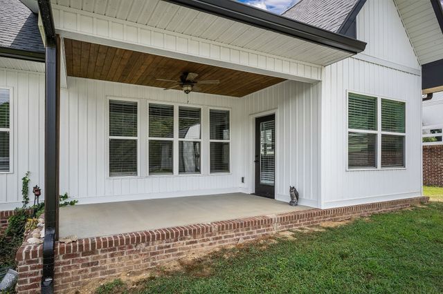 733 Jackson Ave, Carthage, TN 37030