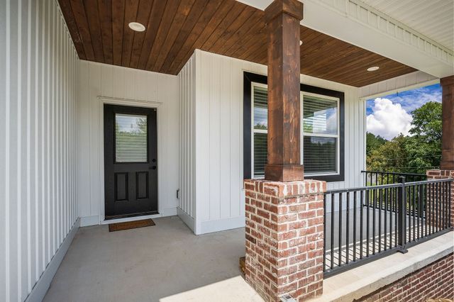 733 Jackson Ave, Carthage, TN 37030