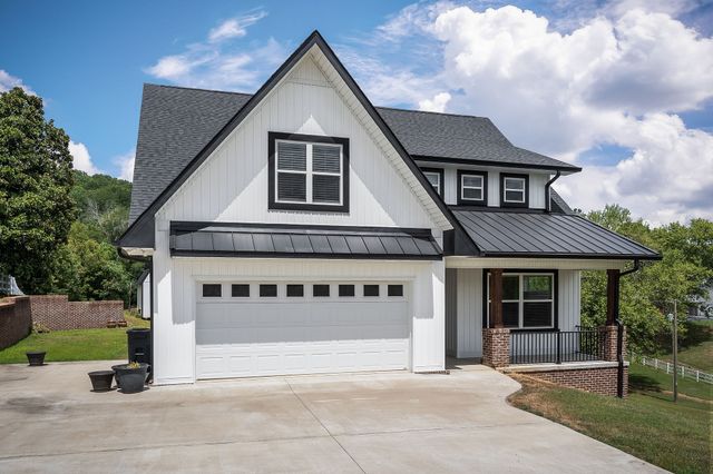 733 Jackson Ave, Carthage, TN 37030