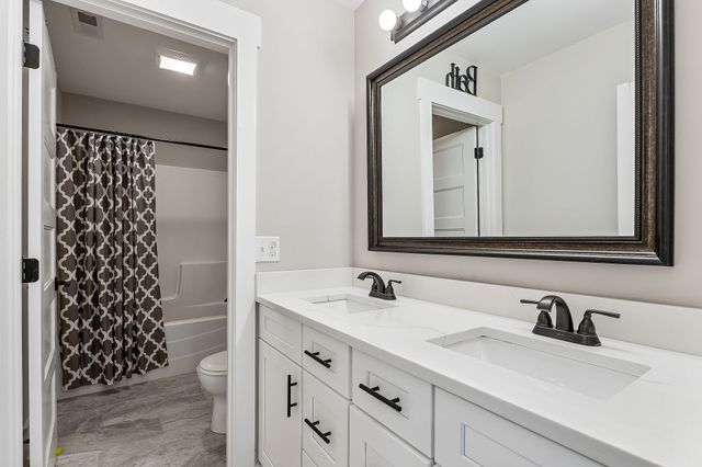 733 Jackson Ave, Carthage, TN 37030