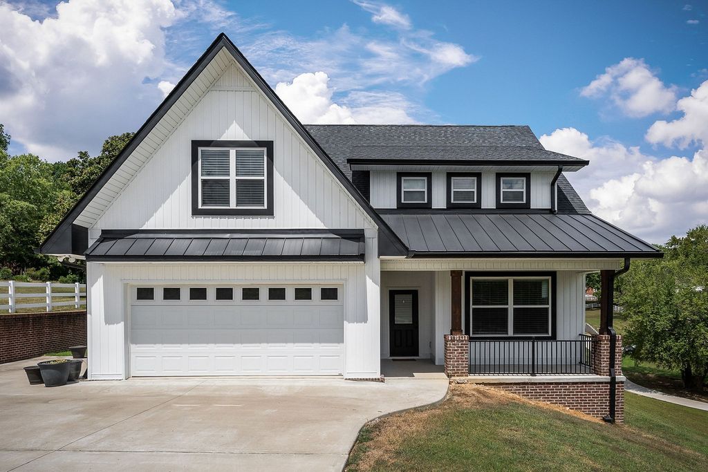 733 Jackson Ave, Carthage, TN 37030