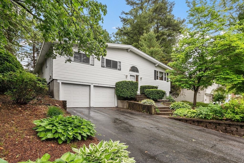 12 Debra Ln, Framingham, MA 01701