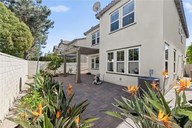 1030 Palmetto Way, Costa Mesa, CA 92626