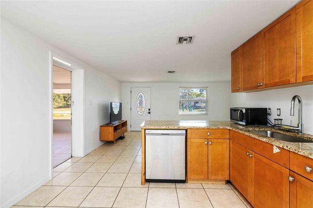 2038 PENNSYLVANIA AVENUE, Englewood, FL 34224