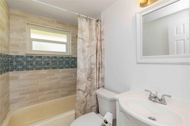 2038 PENNSYLVANIA AVENUE, Englewood, FL 34224