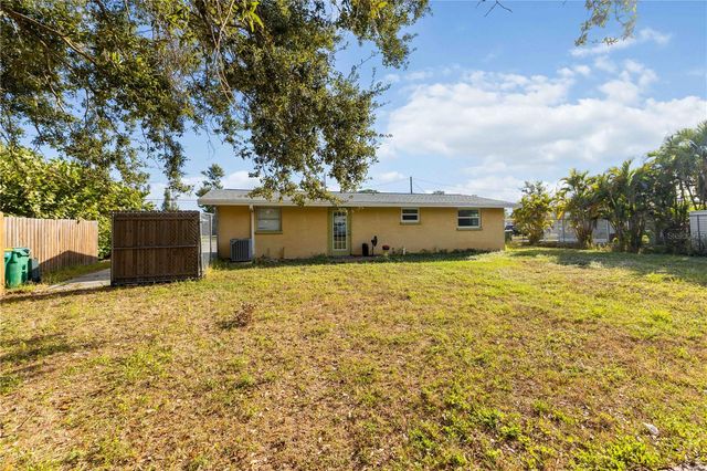 2038 PENNSYLVANIA AVENUE, Englewood, FL 34224