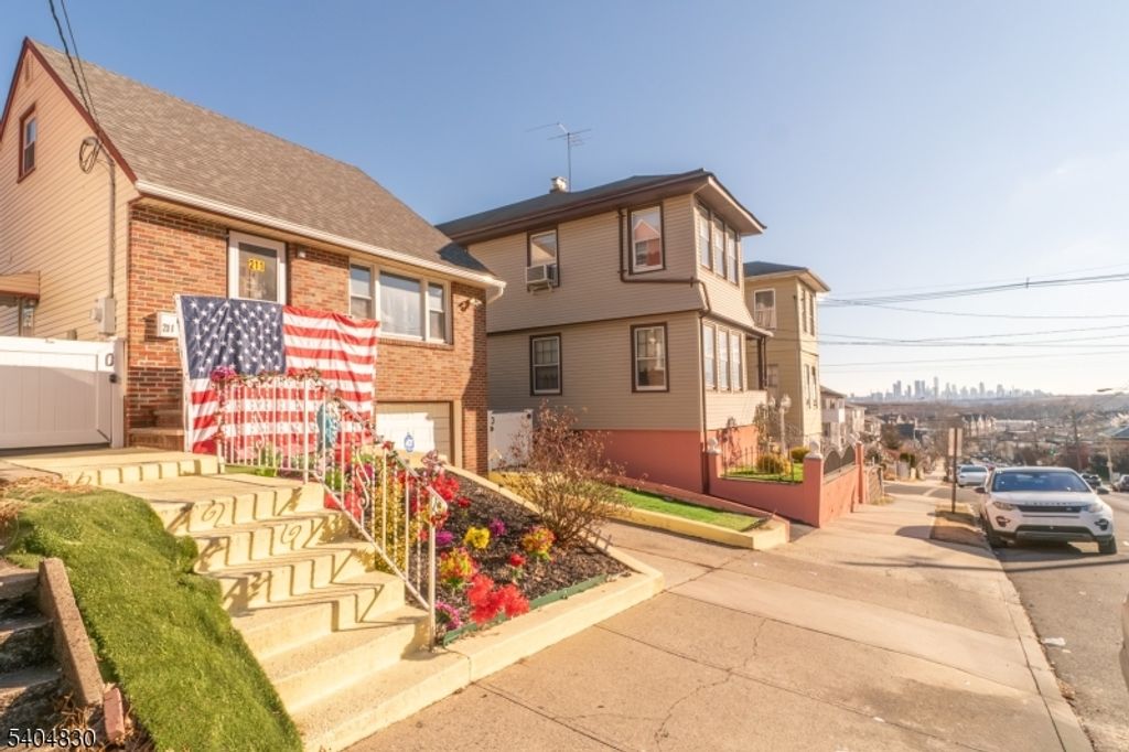211 Bergen Ave 2, Kearny Town, NJ 07032