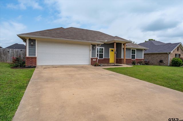 415 Harrell Dr, Chandler, TX 75758