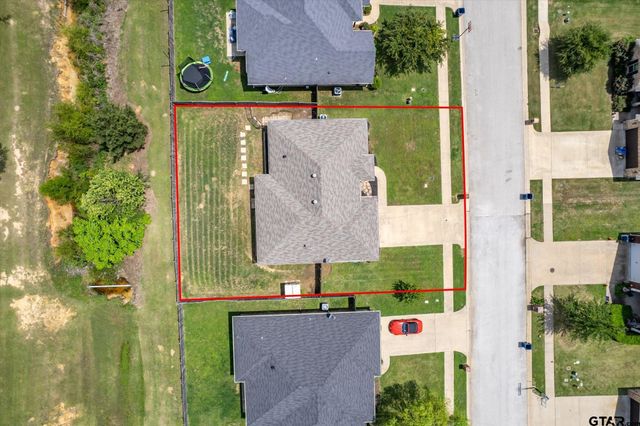 415 Harrell Dr, Chandler, TX 75758