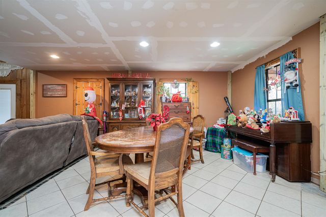 513 Collins Rd, Hallsville, TX 75650