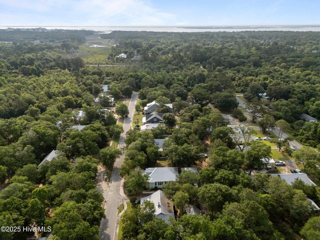 401 Fire Fly Lane, Southport, NC 28461