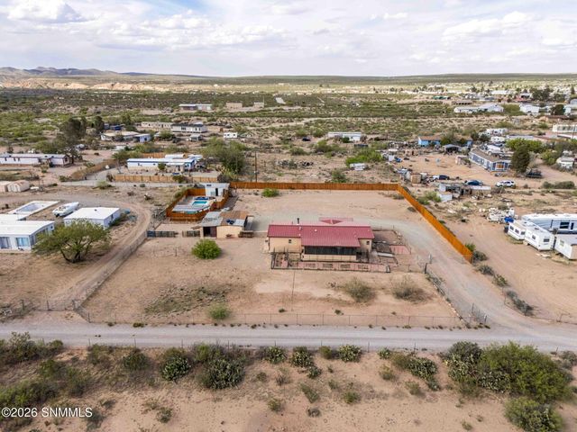 12290 Carr Lane, Radium Springs, NM 88054