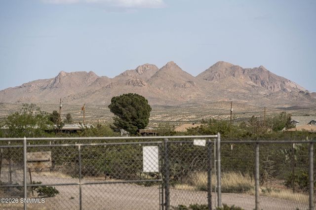 12290 Carr Lane, Radium Springs, NM 88054