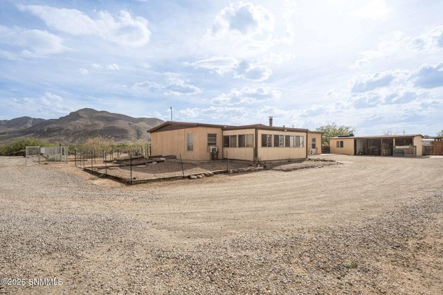 12290 Carr Lane, Radium Springs, NM 88054