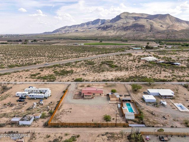 12290 Carr Lane, Radium Springs, NM 88054