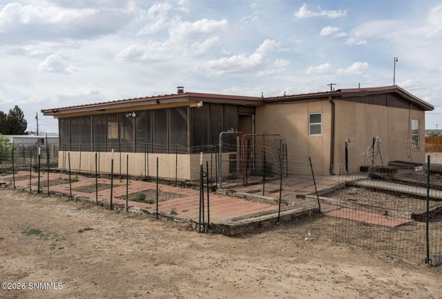 12290 Carr Lane, Radium Springs, NM 88054