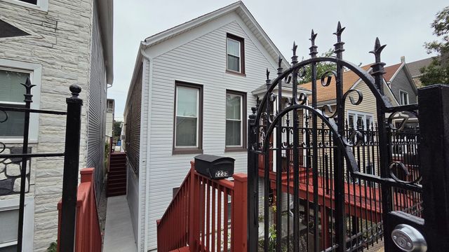 2235 W 21st Place B, Chicago, IL 60608
