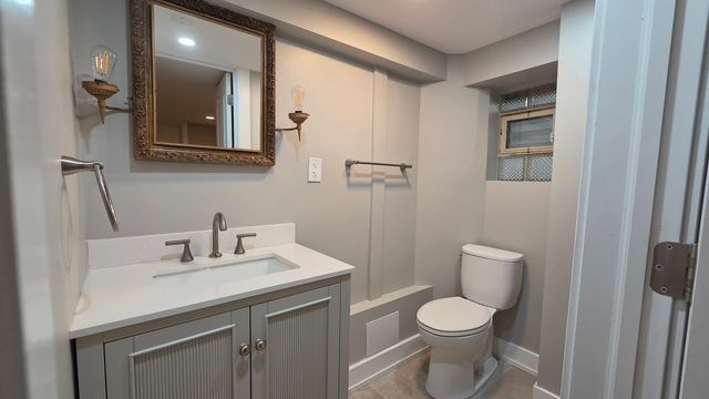 2235 W 21st Place B, Chicago, IL 60608