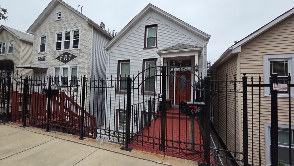 2235 W 21st Place B, Chicago, IL 60608