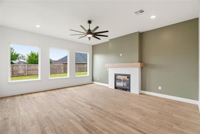 11725 NW 105th Street, Yukon, OK 73099