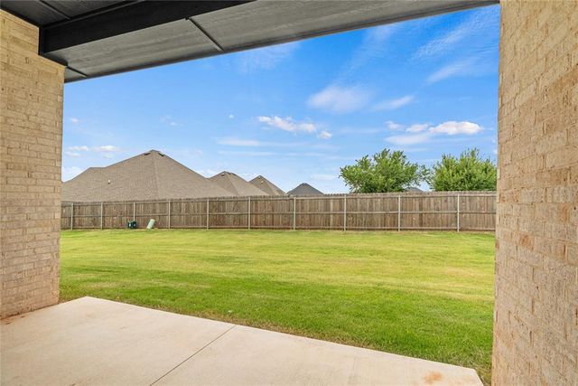 11725 NW 105th Street, Yukon, OK 73099