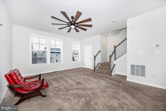 205 UNION RIDGE DR, Charles Town, WV 25414