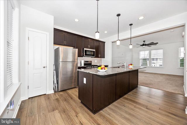 205 UNION RIDGE DR, Charles Town, WV 25414
