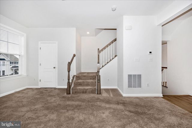 205 UNION RIDGE DR, Charles Town, WV 25414