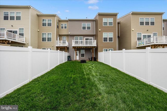205 UNION RIDGE DR, Charles Town, WV 25414