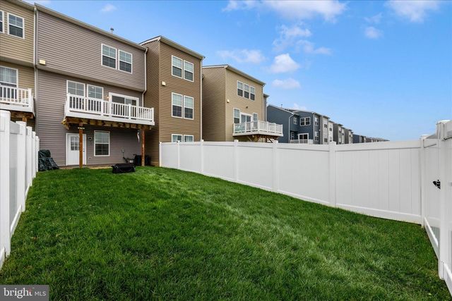 205 UNION RIDGE DR, Charles Town, WV 25414